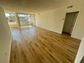 1547 N Hayworth Ave, Unit 101 in Los Angeles, CA - Building Photo - Building Photo
