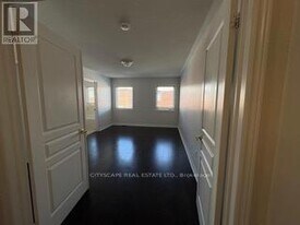 4375 Trail Blazer Way in Mississauga, ON - Building Photo