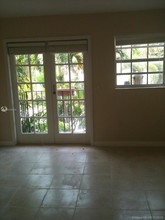252 Majorca Ave-Unit -252 in Coral Gables, FL - Building Photo - Building Photo