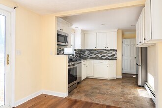 10 Spring Valley Rd in Natick, MA - Building Photo - Building Photo