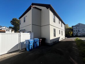 19 Pulaski St in New Britain, CT - Building Photo - Building Photo