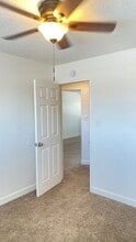 425 S 3rd Ave in Oakdale, CA - Foto de edificio - Building Photo
