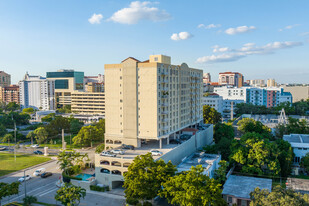 Gables Terrace in Miami, FL - Foto de edificio - Building Photo