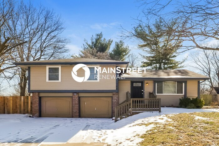 120 SW Gladstone Dr in Blue Springs, MO - Building Photo