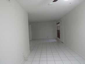 2110 SE Edler Dr in Stuart, FL - Building Photo - Building Photo