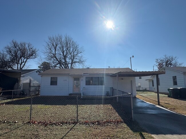 property at 3340 SW 23rd St