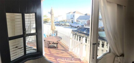 214 Topaz Ave in Newport Beach, CA - Building Photo - Building Photo