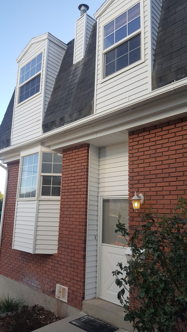 property at 8284 Williamsburg Park Cir