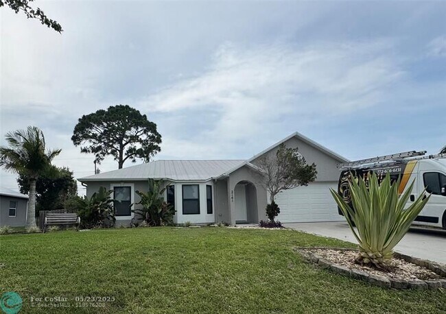2141 SW Janette Ave in Port St. Lucie, FL - Building Photo - Building Photo