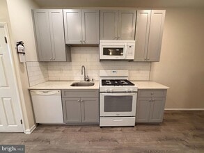 2049 Snyder Ave, Unit 1 in Philadelphia, PA - Foto de edificio - Building Photo