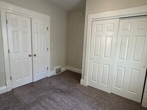 1842 4th St, Unit Lower Unit in Moline, IL - Building Photo - Building Photo