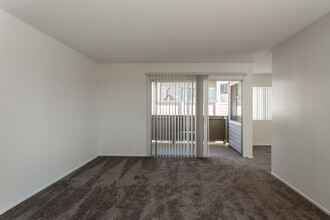 Arbor Park Apartments in Upland, CA - Building Photo - Interior Photo