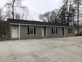 107 Magnolia Ave, Unit 107 in Jasper, TN - Building Photo