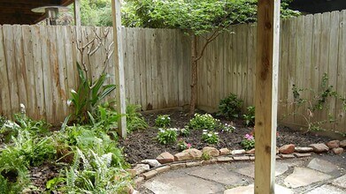 883 Wax Myrtle Ln in Houston, TX - Building Photo - Building Photo