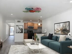 604 Sunfish Way in Port Hueneme, CA - Foto de edificio - Building Photo