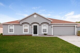 1932 Peridot Cir in Kissimmee, FL - Building Photo