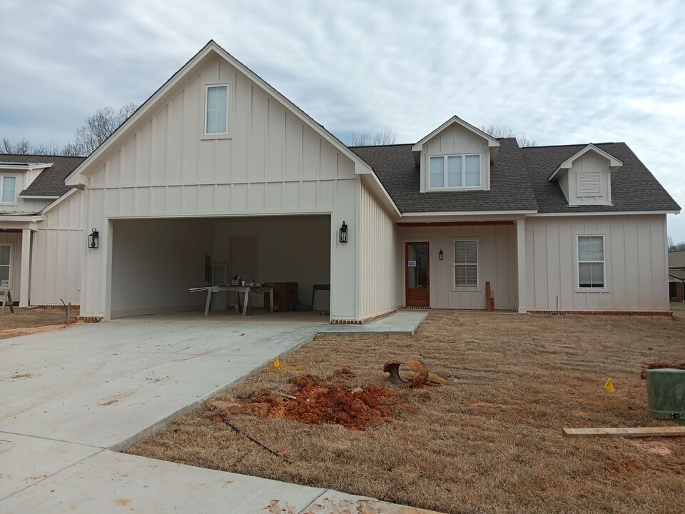 1020 Co Rd 401 in Oxford, MS - Building Photo