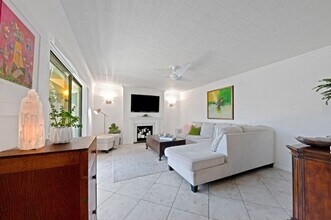 267 Arabian Rd in Palm Springs, FL - Building Photo - Building Photo
