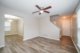 5601 High Arbor Dr in Galloway, OH - Building Photo - Building Photo