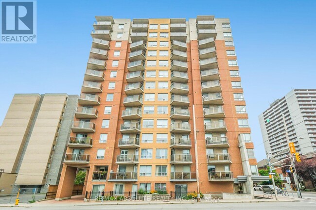 property at 429-429 Somerset St W