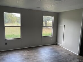 176 Circle Dr in Glennville, GA - Building Photo - Building Photo