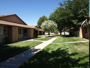 Rosamond Hills Apartments in Rosamond, CA - Foto de edificio - Building Photo