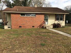1407 Hyman Ave in Kinston, NC - Building Photo