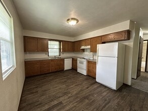 2912 N River Terrace in Sugar Creek, MO - Building Photo - Building Photo