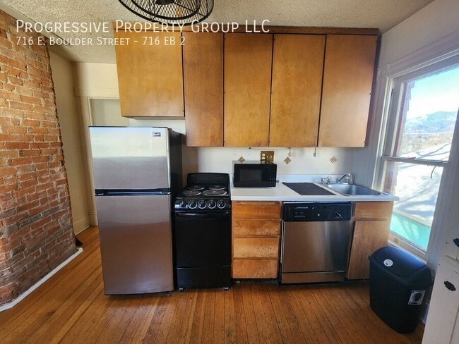 property at 716 E Boulder St