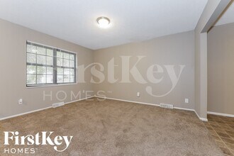 2318 NW Chatham Pl in Blue Springs, MO - Building Photo - Building Photo