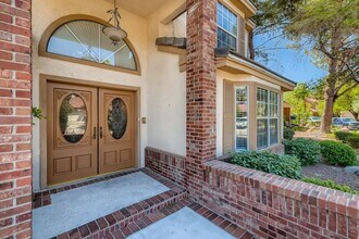 38 Hummingbird Ln in Henderson, NV - Building Photo - Building Photo