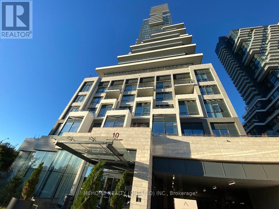 10 Inn On The Pk Dr in Toronto, ON - Building Photo
