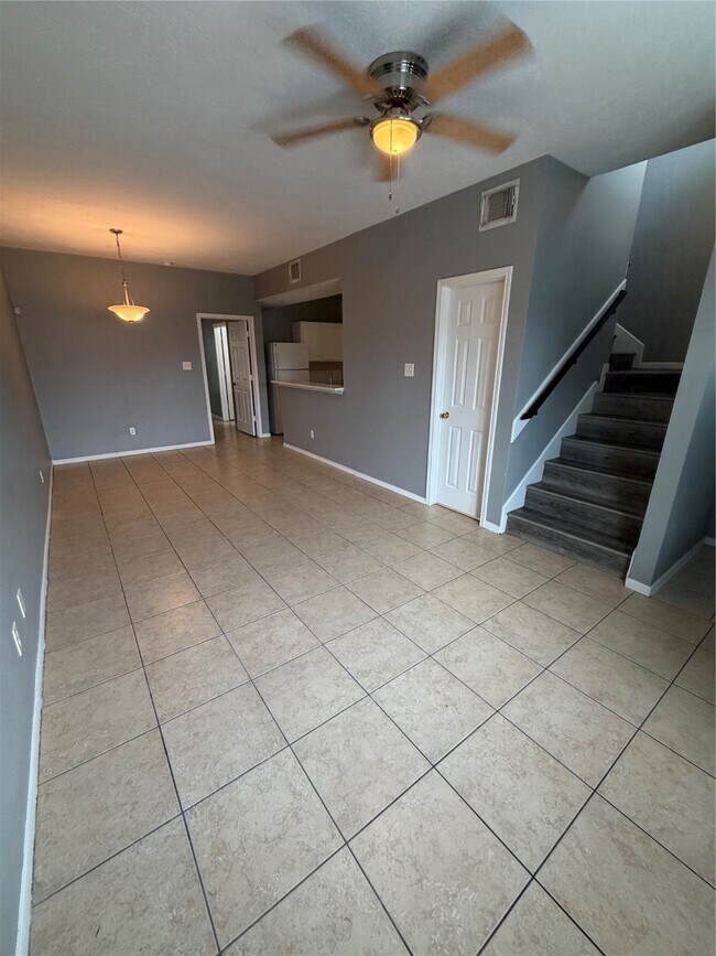 8126 Jutland Rd in Houston, TX - Building Photo - Building Photo