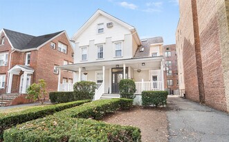 16 Union St, Unit Apt 2 in Montclair, NJ - Building Photo