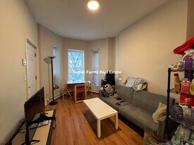 96 Hammond St, Unit 3 in Boston, MA - Building Photo