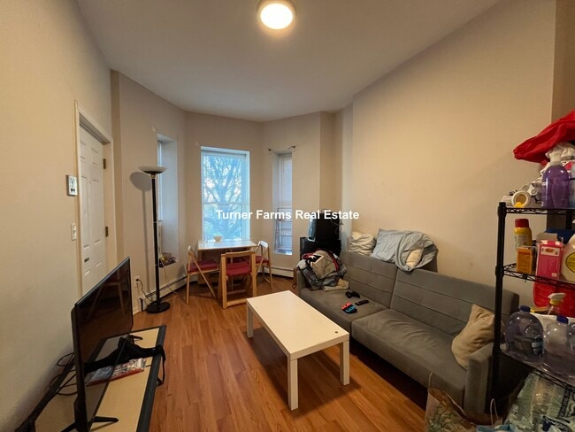 96 Hammond St, Unit 3