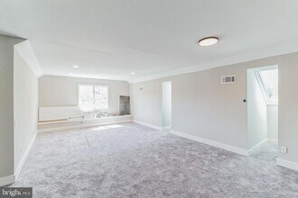 904 Sumneytown Pike, Unit 300 in Spring House, PA - Foto de edificio - Building Photo
