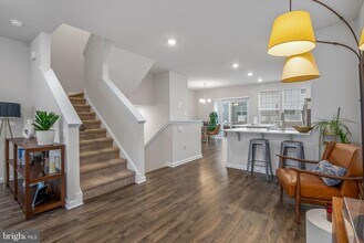 29 Sister's Farmstead Rd in Mount Laurel, NJ - Building Photo - Building Photo