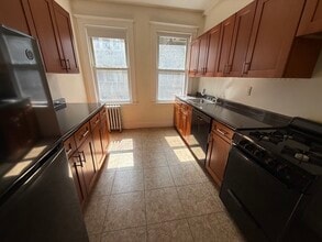 1669 Commonwealth Ave in Boston, MA - Building Photo - Building Photo