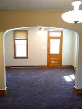 1227 Pulaski Ave in Coal Township, PA - Foto de edificio - Building Photo