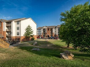 Orchard Park in Springfield, MO - Building Photo - Building Photo