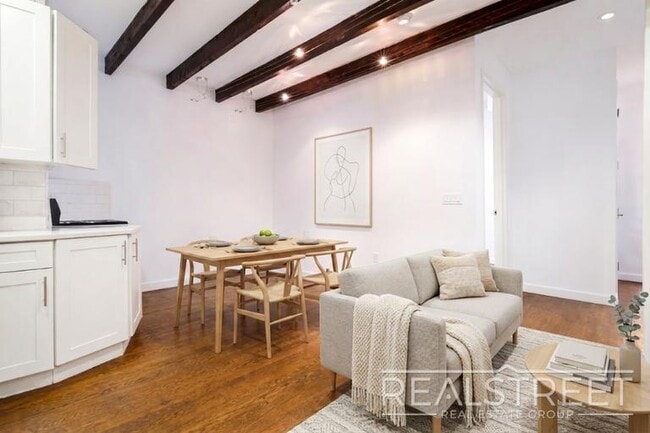 3 BED 1.5 Bath in Bed Stuy, Unit 3F in Brooklyn, NY - Foto de edificio - Building Photo