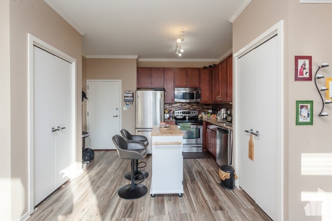 1 E 8th St, Unit 511