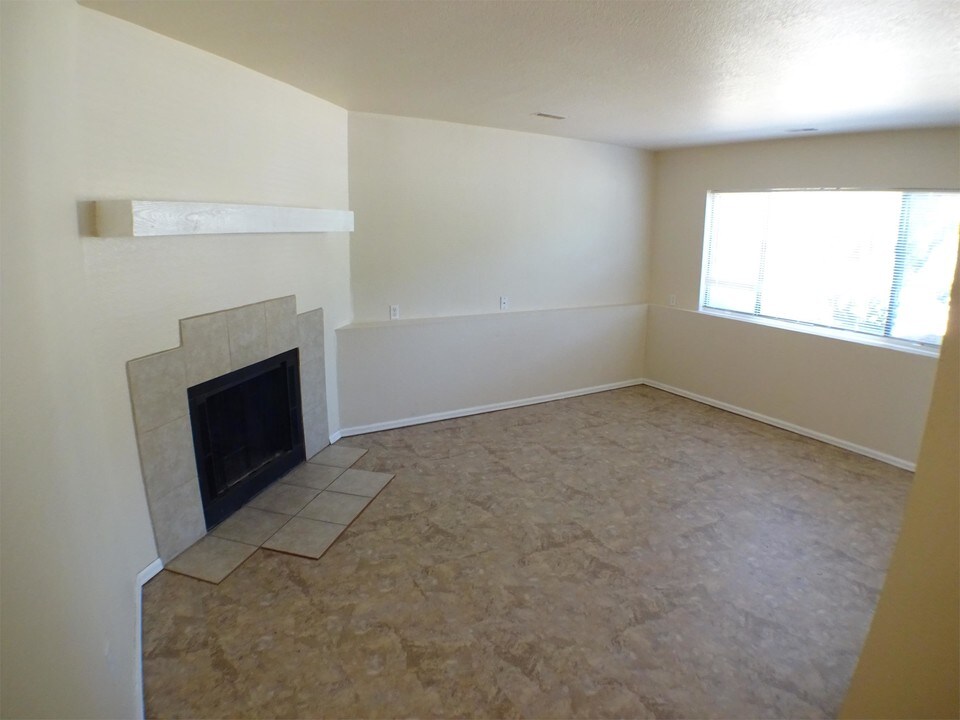 5540 Bowden Loop-Unit -D in Colorado Springs, CO - Building Photo