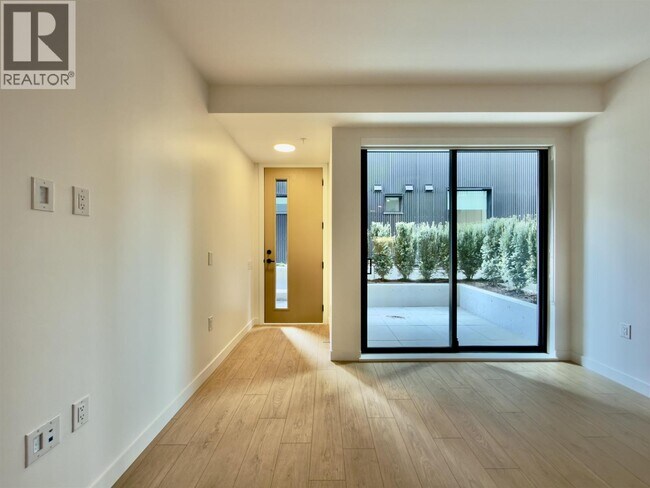 2810-2810 Nanaimo St in Vancouver, BC - Building Photo - Building Photo