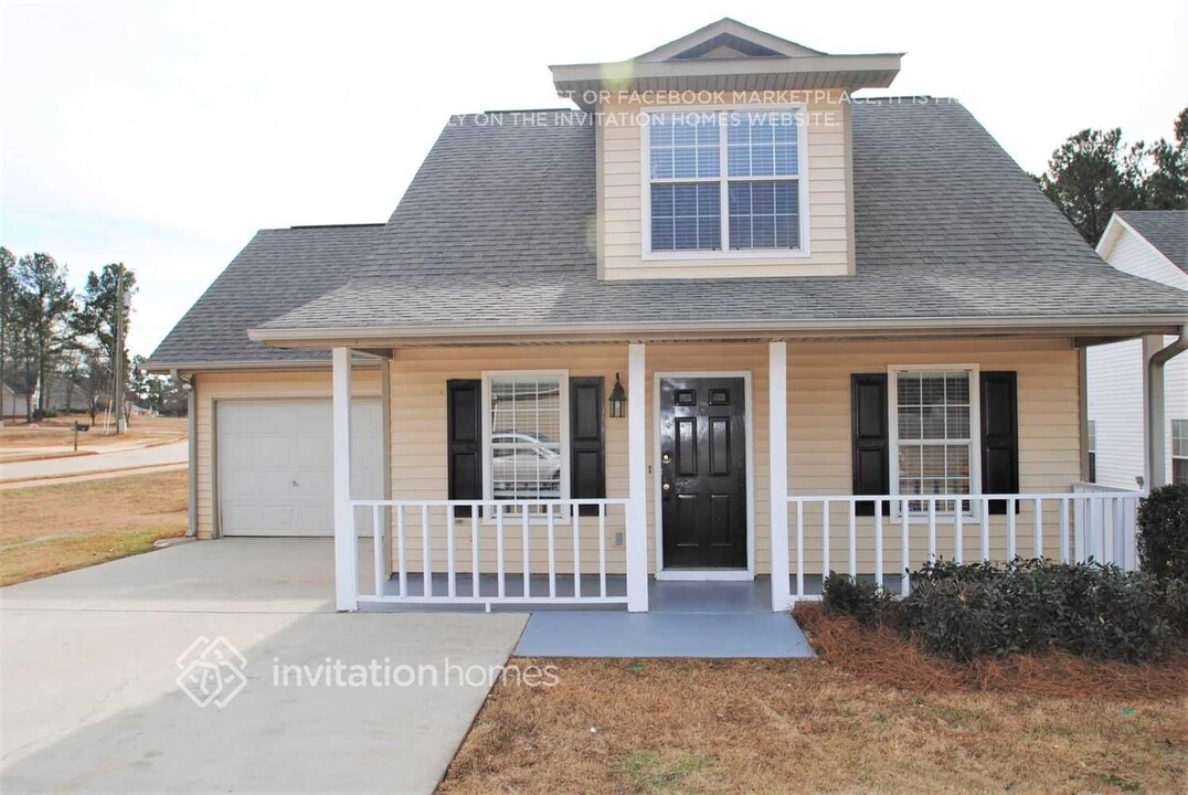 1458 N Hampton Dr in Hampton, GA - Building Photo