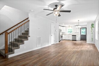 960 Charlotte St in Clarksville, TN - Building Photo - Building Photo