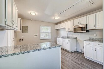 1302 Brummit Ln in South Bend, IN - Building Photo - Building Photo