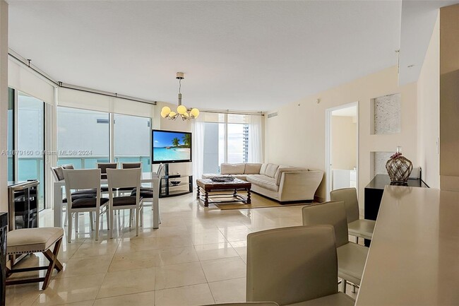 150 Sunny Isles Blvd, Unit #1-1006 in Sunny Isles Beach, FL - Building Photo - Building Photo