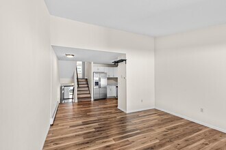 50 E Hill Rd in Canton, CT - Building Photo - Building Photo